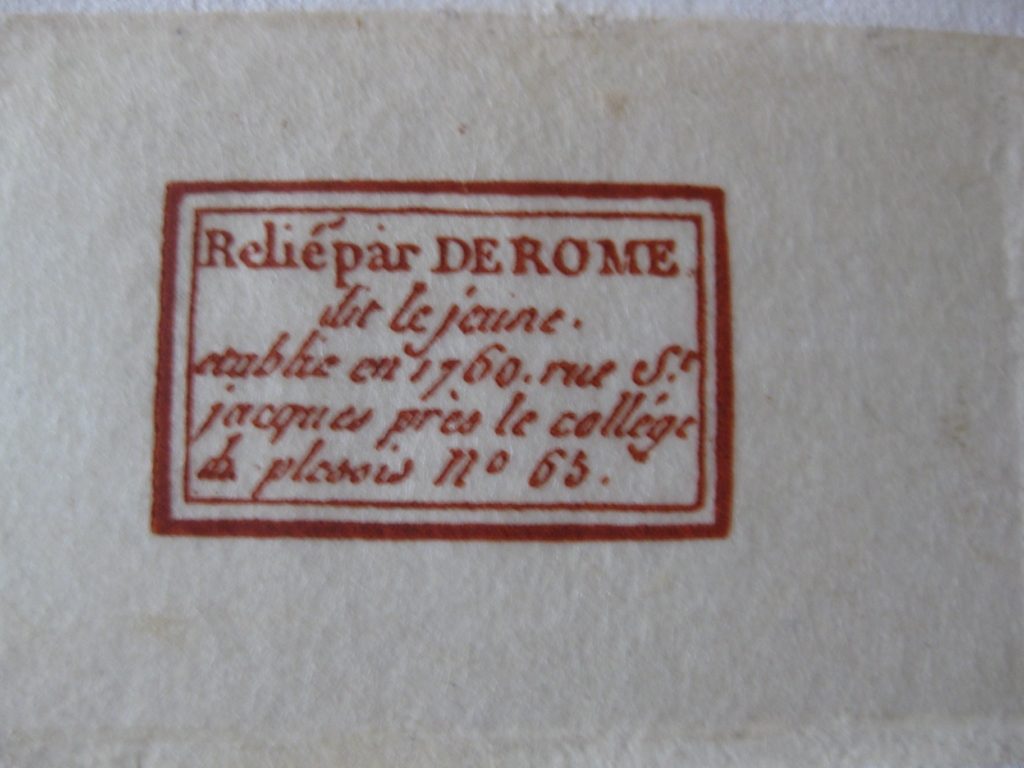 Belles étiquettes de grands relieurs du 17e et du 18e siècles: Derome, Roffet, Douceur, Vente, Fétil, Le Monnier…