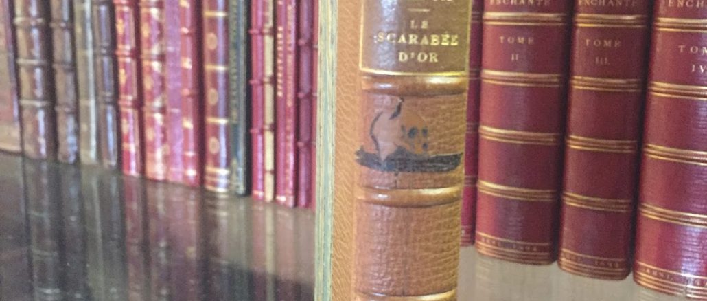 Une histoire inédite de Poe: scarabée d'or et reliure en peau humaine.