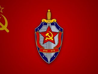 Drapeau de l'URSS et emblème du KGB — illustration de l'opération Pouchkine.